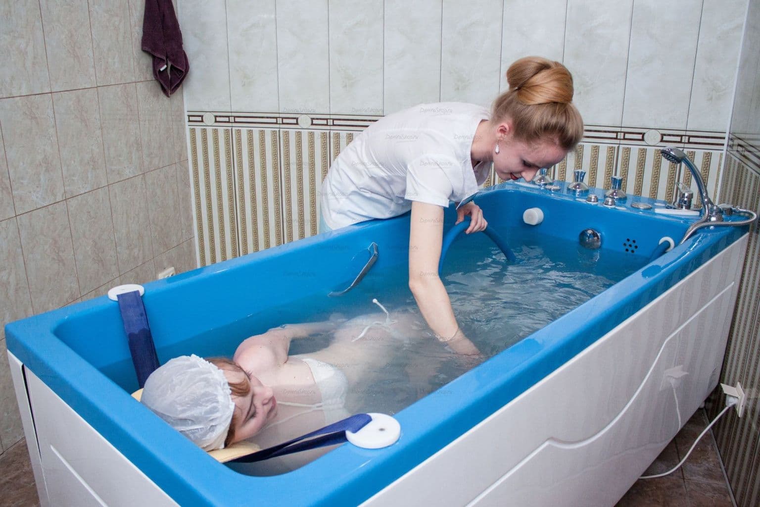Ванна водолечебная «Оккервиль» с плоским дном для подводного душ-массажа  Physiotechnica 